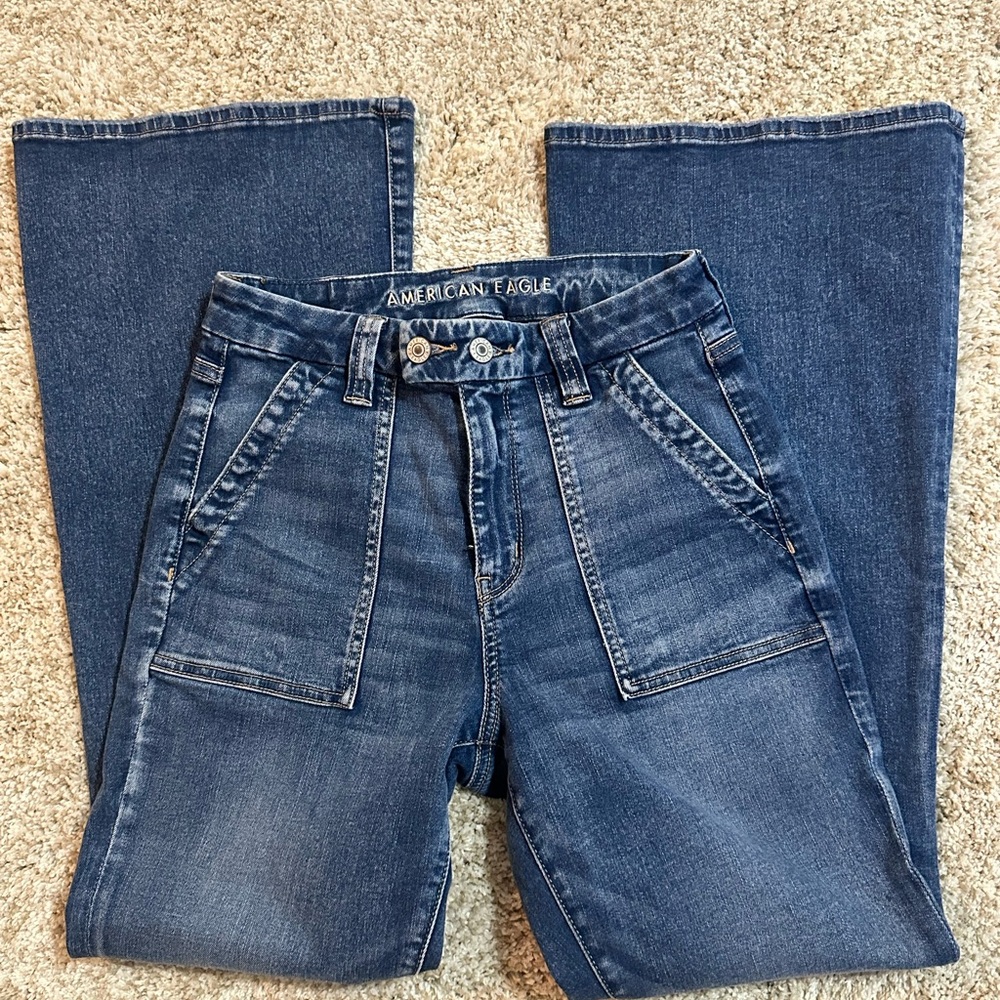 American Eagle Outfitters Women's Flare Jeans in Denim Blue